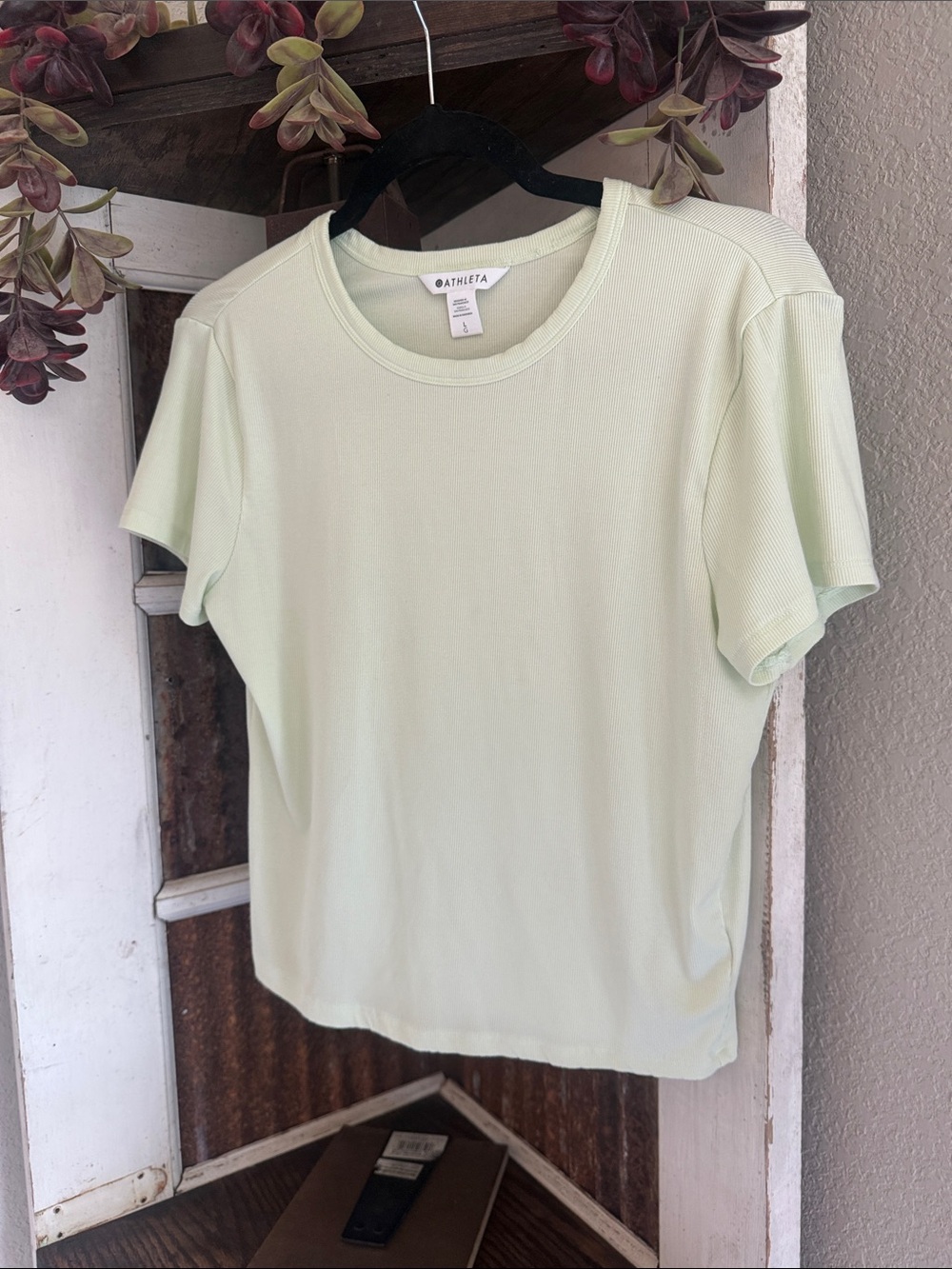 Athleta Light Mint Crewneck Short Sleeve Tee